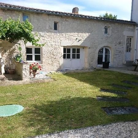 Maison De Charme Le Vieux Rivail Rivedoux-Plage Exterior photo