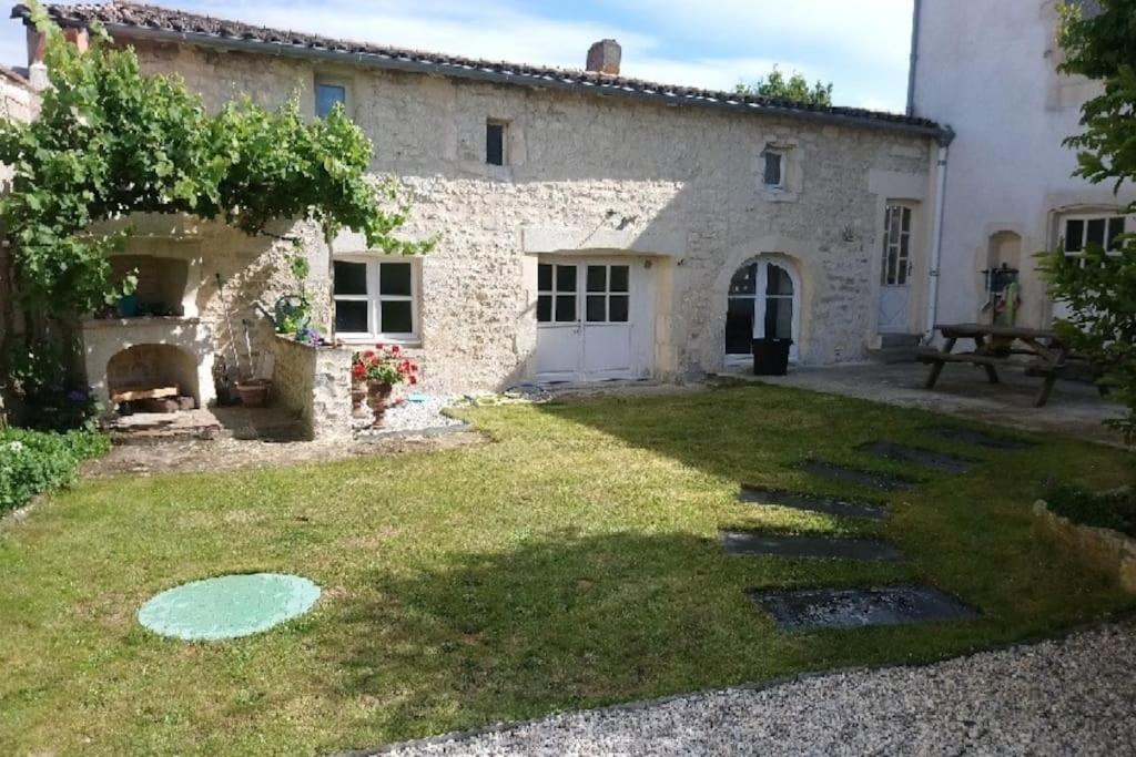 Maison De Charme Le Vieux Rivail Rivedoux-Plage Exterior photo